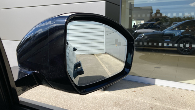 Land Rover Range Rover Evoque 2.0 D200 Edition 5dr Auto Diesel Hatchback - Image 26